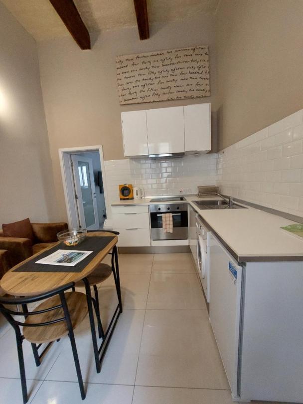 Central & Cozy - 1 Bedroom Apartment Valletta Kültér fotó